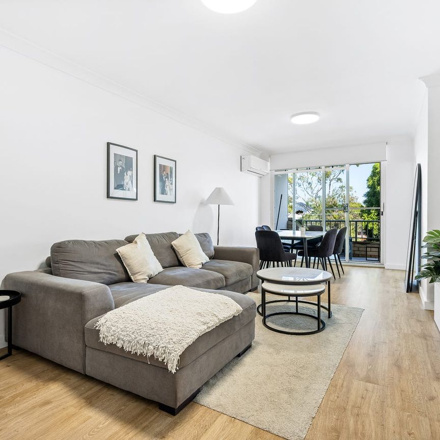 Spacious Two Bedroom Apartment - Photo 1