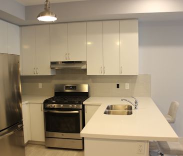 Executive Townhouse w/ Beautiful Upgrades - Photo 3