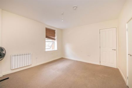 1 bed Flat To Let - Photo 3