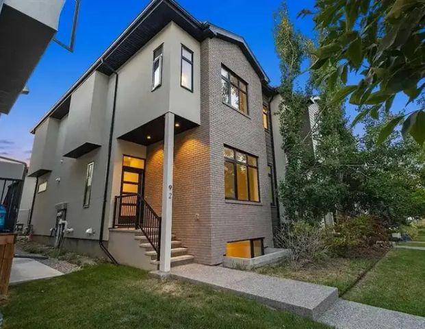 3+1 Bedroom Home in Beautiful Currie Barracks | Calgary - Photo 1