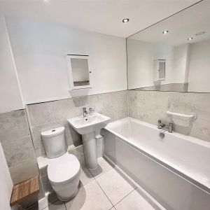 2 bedroom apartment to rent - Photo 2