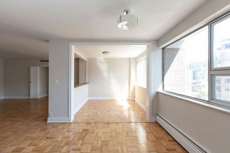 For Lease - 9 Deer Park Crescent Unit# 303, Toronto, Ontario - Photo 2