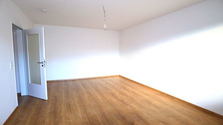 NEU-Frisch sanierte Balkonwohnung mit eigenem Eingang und Terrasse!!! - Photo 2