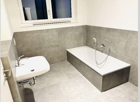 *TOPLAGE* Energieeffiziente 3 Zimmer-Souterrainwohnung, Terrasse, Aufzug, Keller, KFZ-Stellplatz - ab 01.04.26 nutzbar! - Photo 2