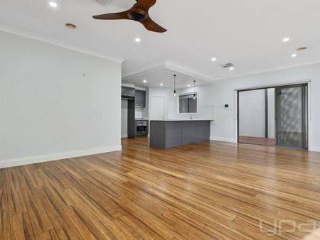 THREE BEDROOM HOUSE - Photo 4