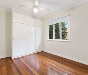 Cute and Cosy Cottage in a Fabulous Location - Photo 1