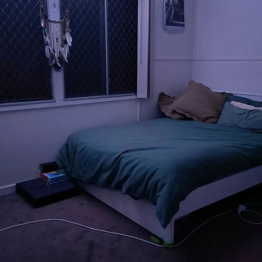 Holland Park West - Photo 1