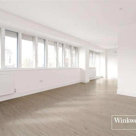 Arcadia Avenue, London, N3 - Photo 1