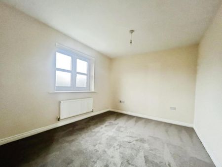 4 bedroom detached house to rent - Photo 4