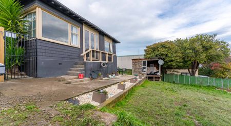 Handy Central Location - Pet Friendly - Photo 4