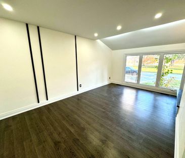 For Lease - 2 Ptarmigan Crescent, Toronto, Ontario - Photo 3