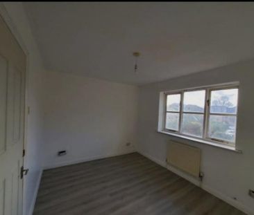 2 bedroom end of terrace house to rent - Photo 6