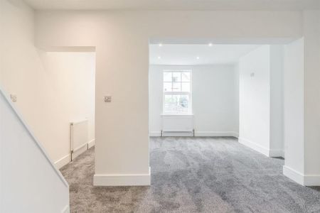 3 bedroom end of terrace house to rent - Photo 5