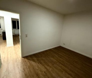 Zwei Zimmer, Küche, Bad, saniert ab 15. Januar, NIPPES, Köln - Photo 6