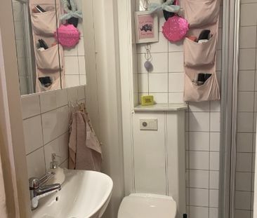 Mysig 1:a med balkong och morgonsol i centrala Vällingby! - Foto 3