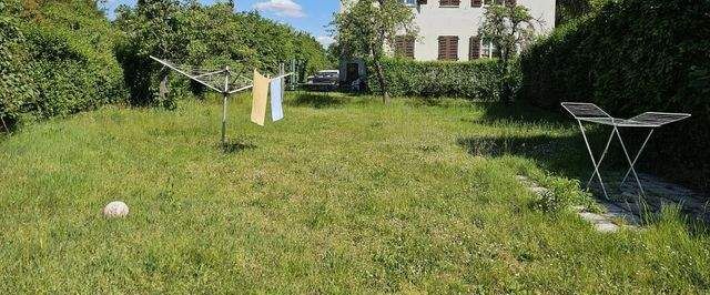 Wohlfühlwohnung unterm Dach! Wohnküche ... Tageslichtbad mit Wanne und Dusche! - Foto 1