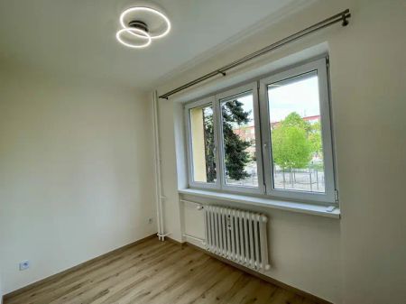 Pronájem kompletně rekonstruovaného bytu, P9 Libeň, ul. Nám. Na Balabence , OV, 2+1, 54 m - Photo 2