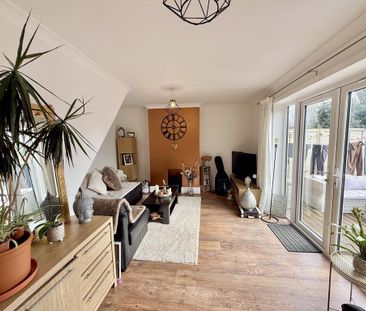 2 bedroom end of terrace house to rent - Photo 3