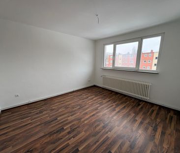 3-Zimmer-Wohnung in Wilhelmshaven City mit Badewanne im Dachgeschoss! - Photo 1