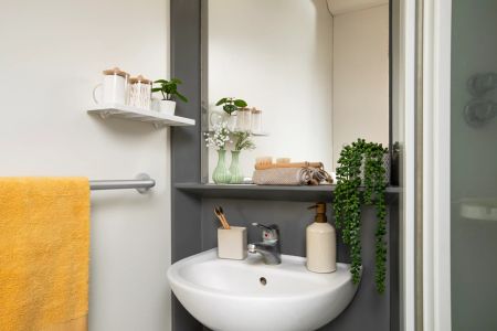 Double Partly Accessible Ensuite - Photo 4