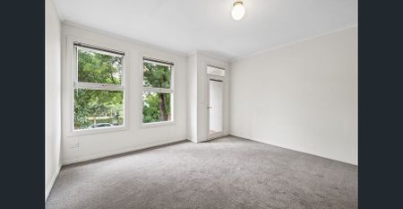 3 Bedroom Family Home! - Photo 4