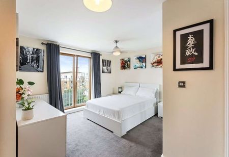 2 Bed Flat, Cuthbert Bell Tower, E3 - Photo 2