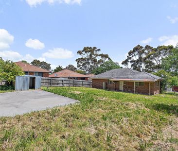 Spacious 3-Bed Home on 1,000sqm Block in Heart of Lilydale - Photo 3
