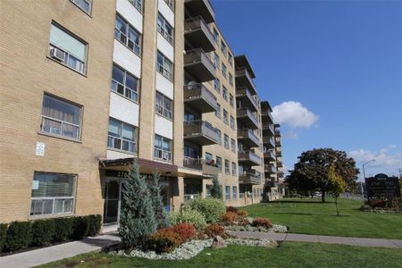 Lawrence Avenue East Apartments - Photo 2