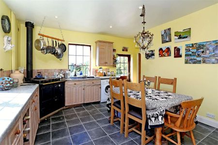 2 bedroom semi-detached house to rent - Photo 5