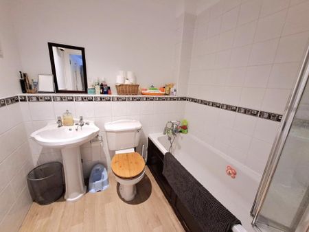 2 bedroom flat to rent - Photo 5