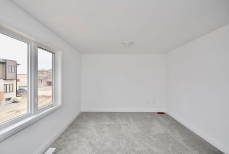 For Lease - 44 Barnyard Trail, Barrie, Ontario - Photo 2