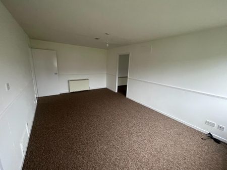 1 Bed Maisonette - Photo 2