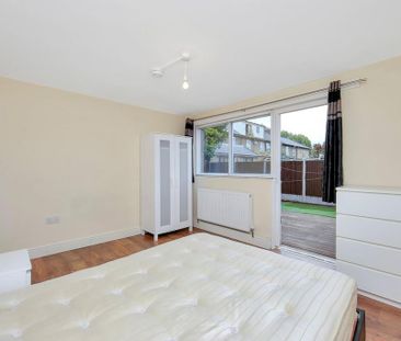 4 bedroom terraced house to rent - Photo 6