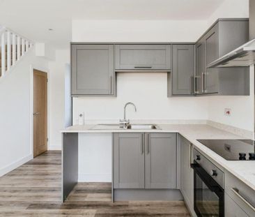 Heol Twrch, Lower Cwmtwrch, SWANSEA - Photo 1