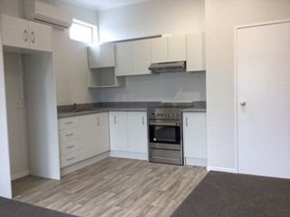 Freshly Renovated One Bedroom Flat in Central Avenues Location - Avenues - Photo 2