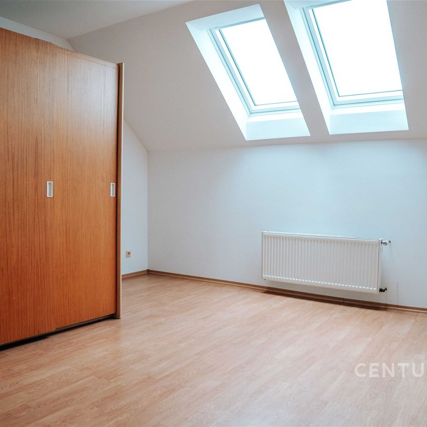 Pronájem bytu 3+1 83 m², Ledčice - Photo 1