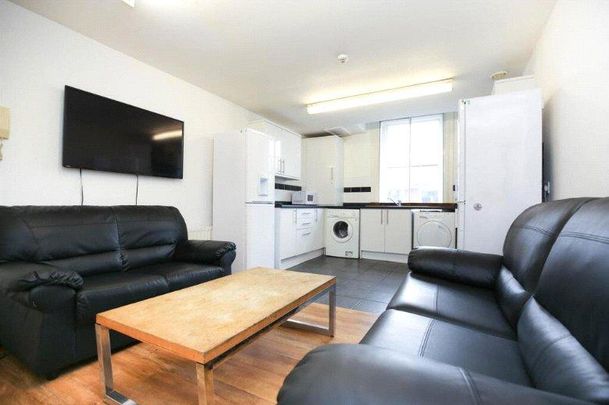 4 bedroom property to rent - Photo 1