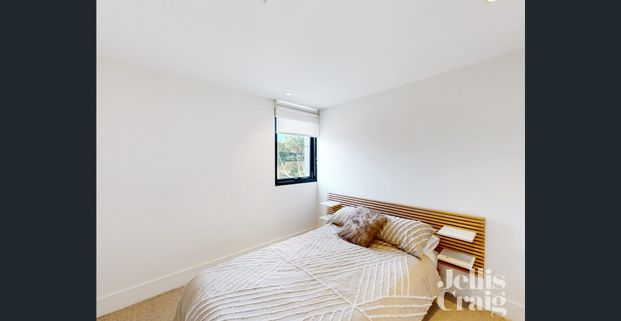 Modern, Convenient Living in the Heart of Hawthorn East - Photo 1