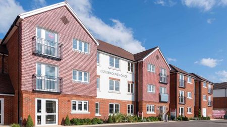 Colebrooke Lodge, Reigate - Photo 3