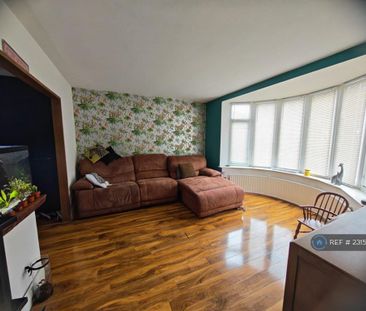 3 bedroom semi-detached house to rent - Photo 1