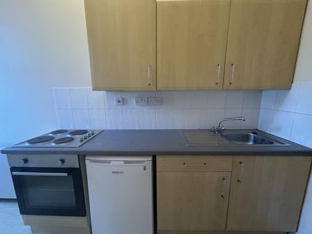 Studio to rent - Photo 3