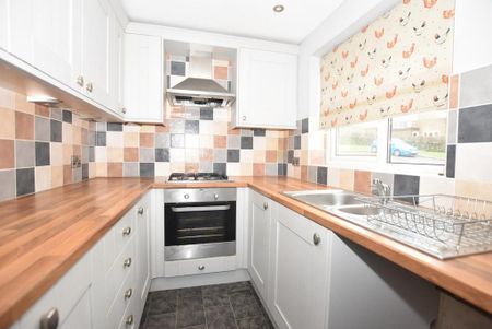 2 bedroom semi-detached house to rent - Photo 2