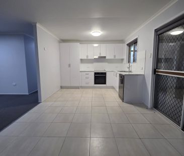 16 Sunset Drive, Thabeban QLD 4670 - House For Rent - $480 | Domain - Photo 5