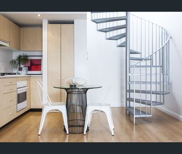 Innovative warehouse living - Photo 4