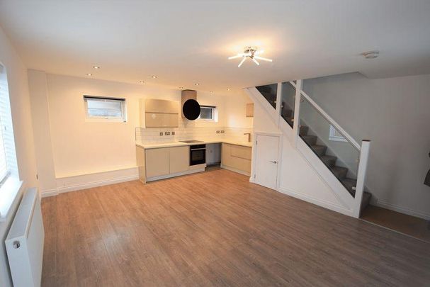 1 bedroom semi-detached house to rent - Photo 1