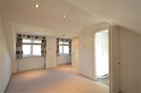 4 bedroom semi-detached house to rent - Photo 5