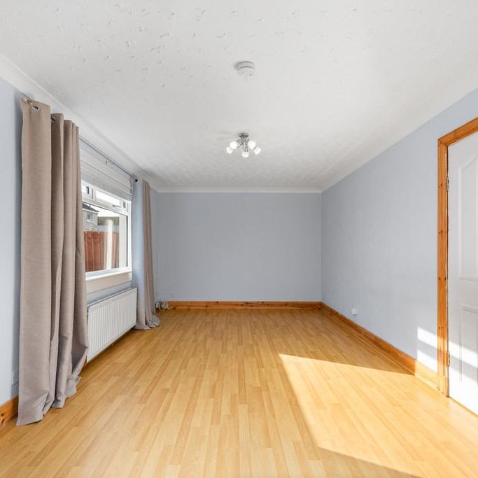 3 bedroom end of terrace house to rent - Photo 1