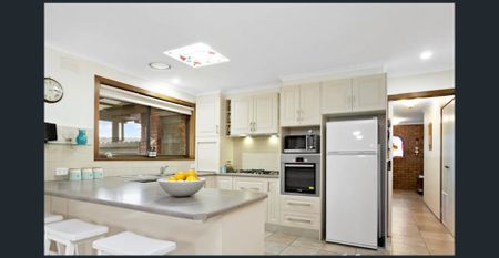 MAGNIFICENT & IMMACULATE FAMILY HOME - Photo 4