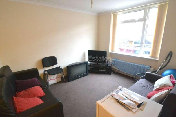 6 bedroom terraced house to rent - Photo 1