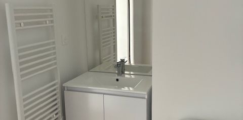 Location Appartement 1 pièce 27m² - Photo 2